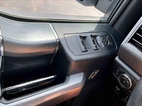 Used 2020 Ford F150 XLT w/ Equipment Group 302A Luxury AWD/4WD image 33
