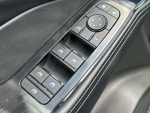 Used 2025 Nissan Rogue SV AWD/4WD image 31