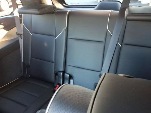 Used 2023 Cadillac Escalade Premium Luxury AWD/4WD image 18