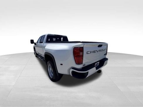 Used 2024 Chevrolet Silverado 3500 High Country w/ High Country Premium Package AWD/4WD image 4