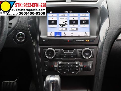 Used 2018 Ford Explorer XLT w/ Equipment Group 202A AWD/4WD image 22