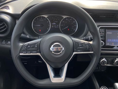Used 2019 Nissan Kicks S FWD image 12