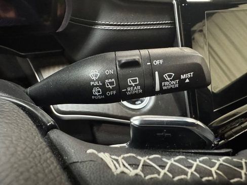 Used 2025 Jeep Grand Cherokee Altitude AWD/4WD image 22
