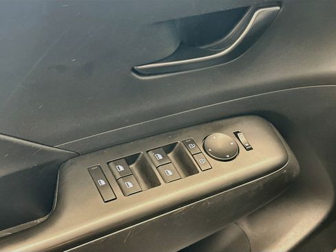 Used 2025 Hyundai Kona SEL AWD/4WD image 15