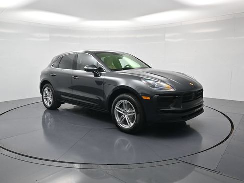 Used 2026 Porsche Macan AWD/4WD image 32