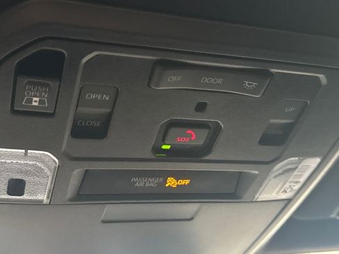 Used 2025 Toyota Tacoma Limited image 34