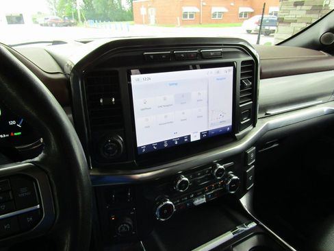 Used 2022 Ford F150 Lariat w/ Equipment Group 502A High image 31