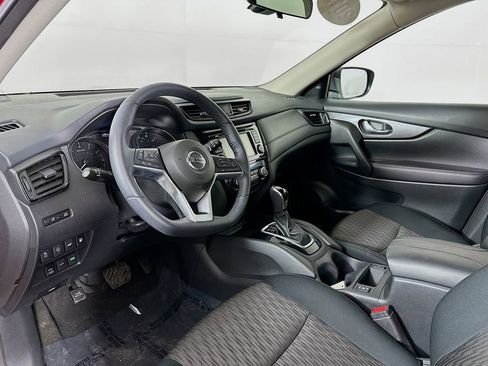 Used 2019 Nissan Rogue SV image 15