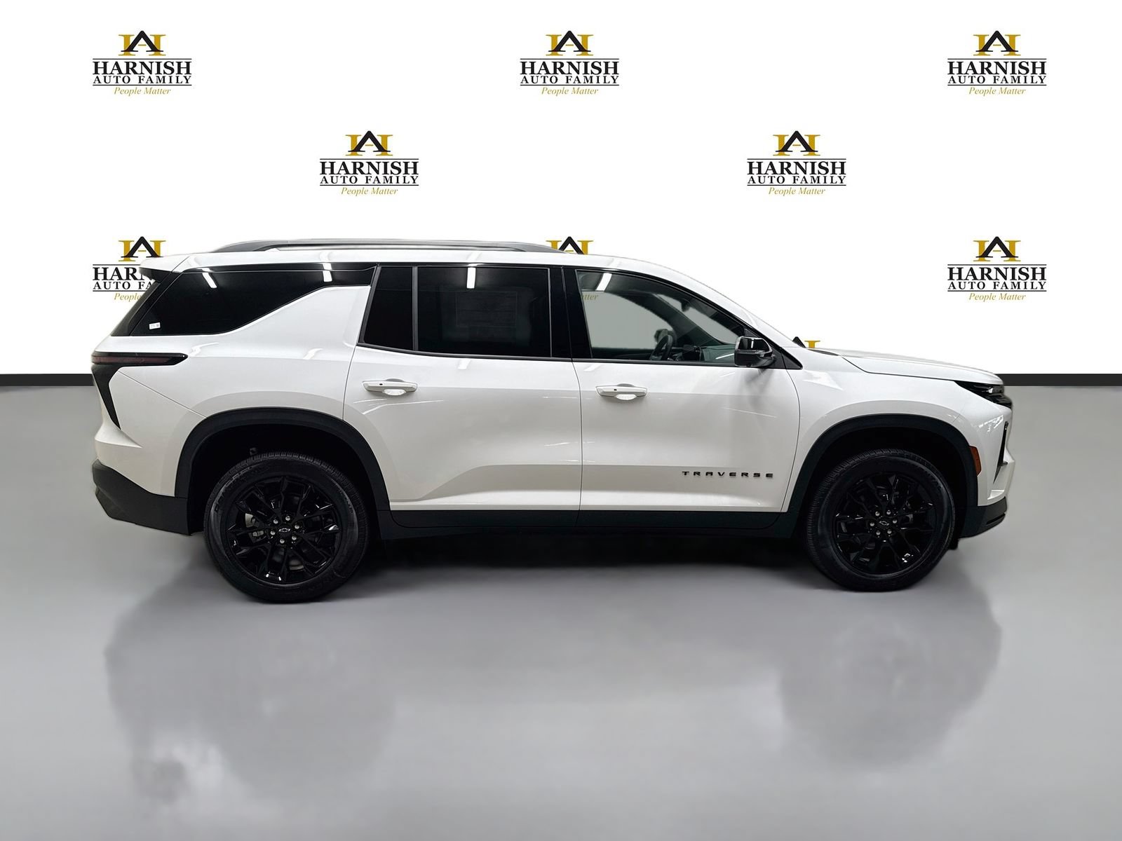New 2026 Chevrolet Traverse LT w/ Midnight/Sport Edition AWD/4WD image 4