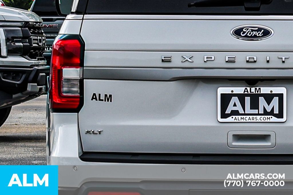 Used 2024 Ford Expedition Max XLT RWD image 12