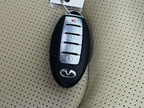 Used 2024 INFINITI QX80 Premium Select w/ Cargo Package image 41