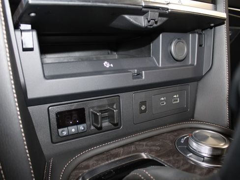 Used 2024 Nissan Armada Platinum w/ Captain's Chairs Package image 57