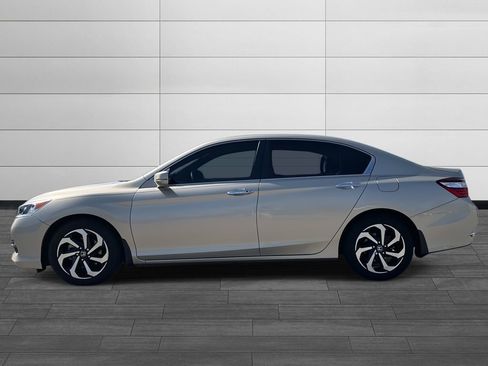 Used 2017 Honda Accord EX image 6