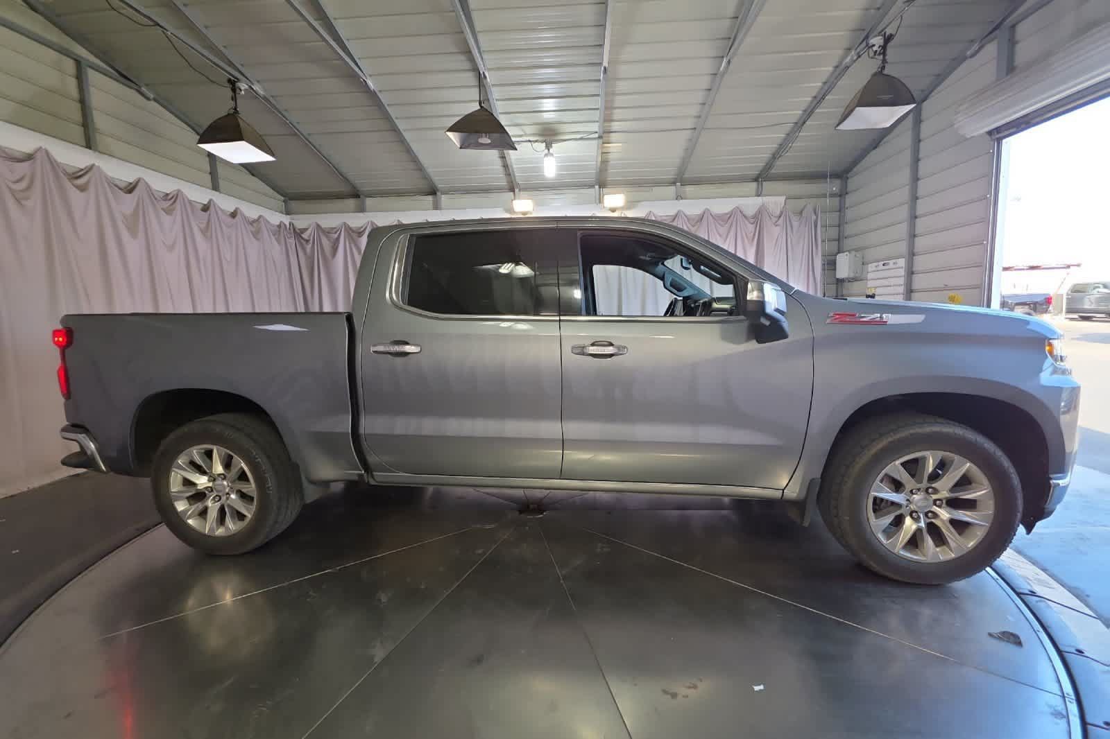 Used 2019 Chevrolet Silverado 1500 LTZ AWD/4WD image 9