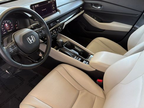 Certified 2025 Honda Accord EX-L image 4