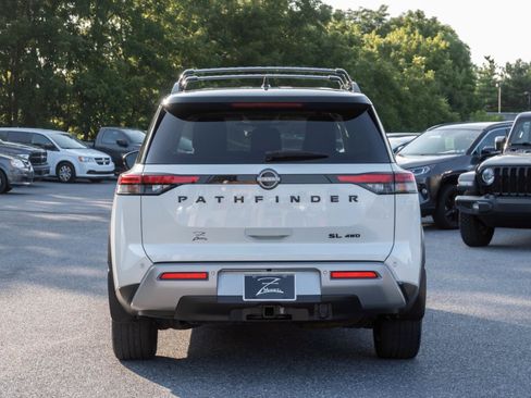 Used 2023 Nissan Pathfinder SL w/ SL Premium Package AWD/4WD image 9