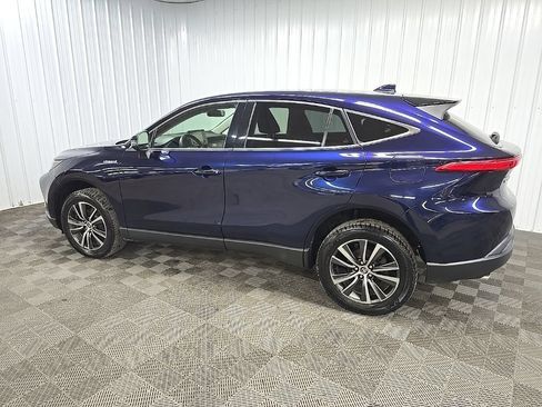 Used 2021 Toyota Venza LE AWD/4WD image 4