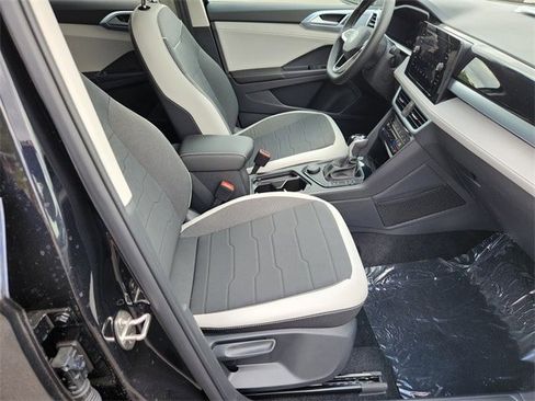 New 2025 Volkswagen Taos SE image 12