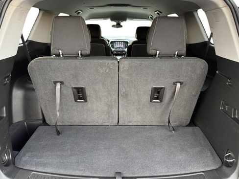 Used 2022 GMC Acadia SLE w/ Driver Convenience Package image 12