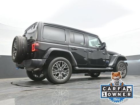 Used 2023 Jeep Wrangler Unlimited Sahara w/ Cold Weather Group image 61
