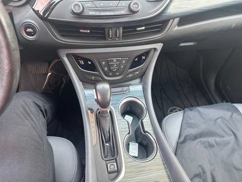 Used 2019 Buick Envision Essence FWD image 23