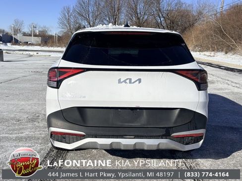 Certified 2024 Kia Sportage EX image 4