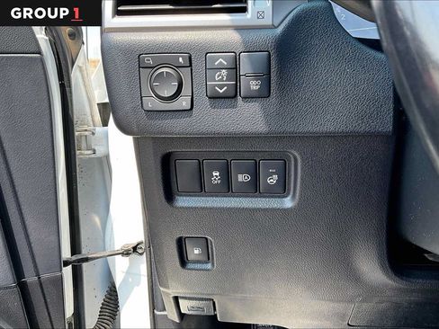 Used 2023 Lexus GX 460 Premium w/ Premium Package AWD/4WD image 32
