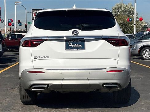 Used 2023 Buick Enclave Premium image 3