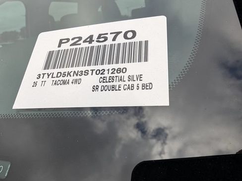 Used 2025 Toyota Tacoma SR AWD/4WD image 37