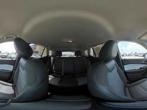 Used 2025 Chevrolet Trax LT FWD image 41