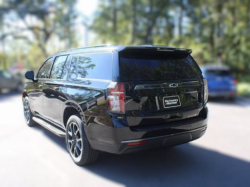 Used 2022 Chevrolet Suburban RST image 7