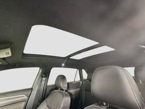 Certified 2023 Volkswagen Atlas Cross Sport SE w/ Panoramic Sunroof Package FWD image 21