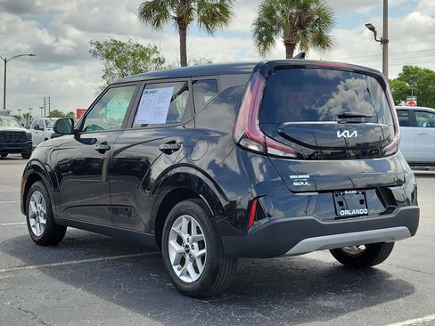 Used 2025 Kia Soul LX w/ LX Technology Package image 5