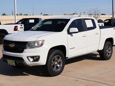 Used 2019 Chevrolet Colorado Z71 AWD/4WD image 3