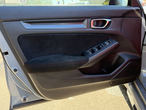 Used 2024 Honda Civic Type R image 11