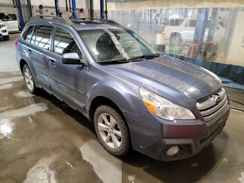 Used 2013 Subaru Outback 2.5i Premium AWD/4WD image 1