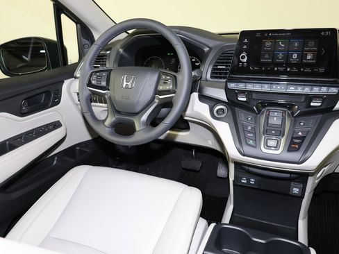 Used 2026 Honda Odyssey EX-L image 9