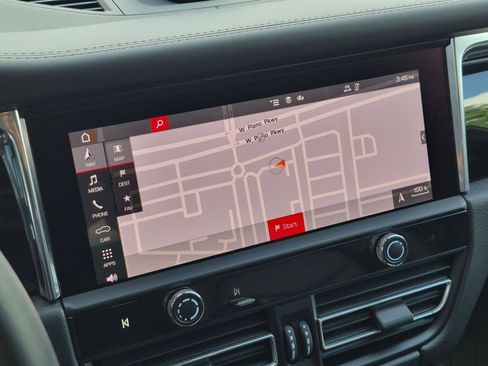 Certified 2026 Porsche Macan AWD/4WD image 18