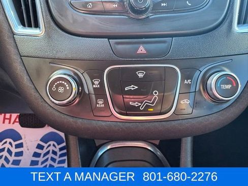 Used 2018 Chevrolet Malibu LT FWD image 13