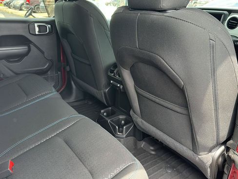 Used 2021 Jeep Wrangler Unlimited Sport AWD/4WD image 36