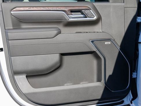 New 2026 GMC Sierra 3500 SLT w/ SLT Convenience Package image 8