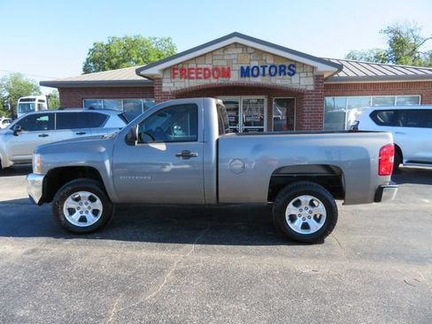 Used 2013 Chevrolet Silverado 1500 W/T RWD image 8