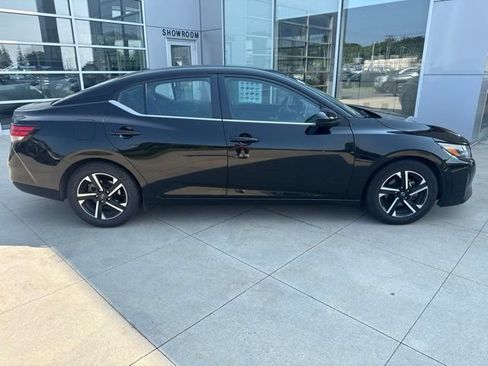 Used 2024 Nissan Sentra SV FWD image 8