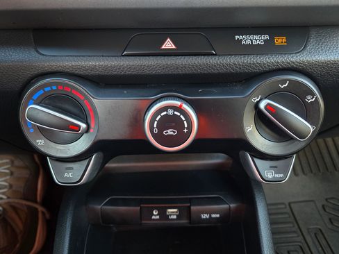 Used 2018 Kia Rio LX image 27