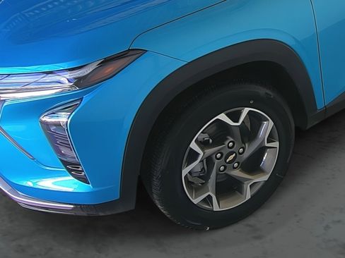 Used 2025 Chevrolet Trax LT w/ Driver Confidence Package FWD image 7