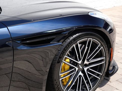 Used 2024 Aston Martin DB12 Coupe RWD image 10
