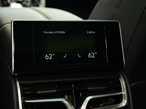 Used 2026 Bentley Flying Spur Azure image 22