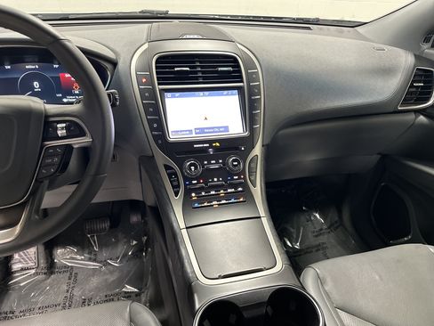 Used 2020 Lincoln Nautilus Reserve w/ Equipment Group 201A AWD/4WD image 30