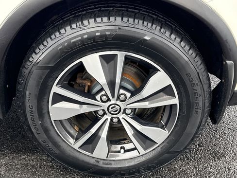 Used 2020 Nissan Murano S image 11