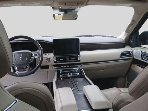 Used 2019 Lincoln Navigator Reserve image 25